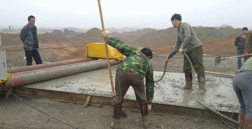 二級建造師考試知識點：水泥混凝土路面縱縫設置與施工